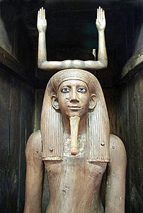 Statue du ka de Aoutibrê Hor, XIIIe dyn. Bois, H. totale 1,70 m. Musée égyptien du Caire[21],[22]