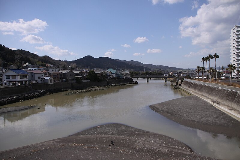 File:Kamo River Kamogawa.jpg