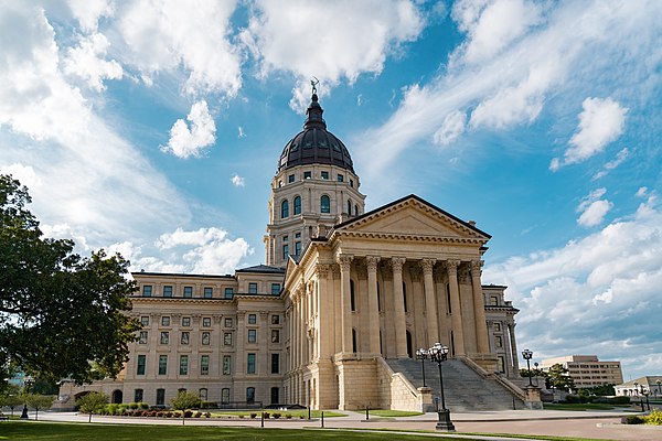 Image: Kansas State Capitol in Topeka (44441302334)