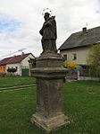 Kololeč, socha svatého Jana Nepomuckého.jpg