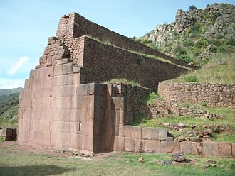 A view of the Inca stone veneer over Wari stonework and the aqueduct channel at La Portada de Rumicolca. La Portada de Rumicolca.JPG