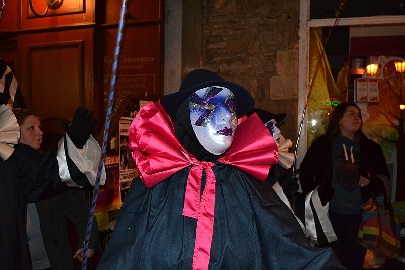 File:Le Tivoli - Sortie du soir - Carnaval de Limoux 2015 (06).jpg