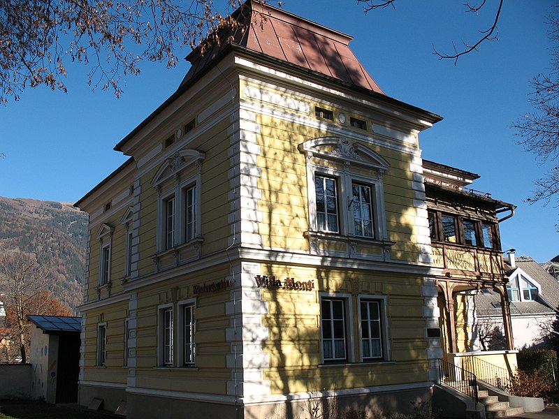 File:Lienz, Kindergarten, ehem. Villa Monti.JPG