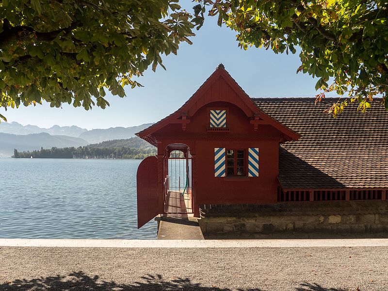 File:Luzern boat house 1180704.jpg