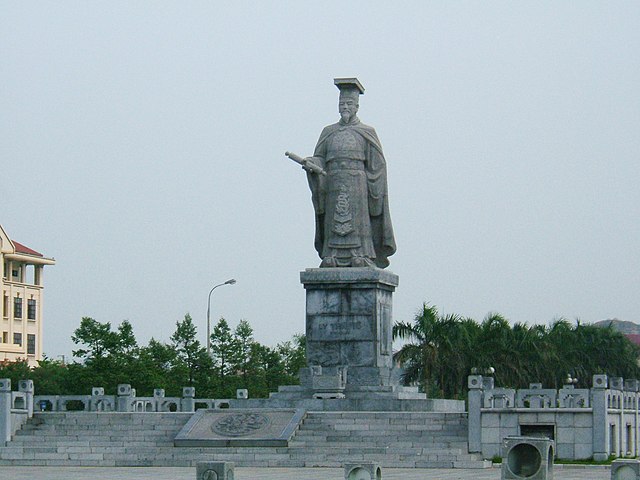 Statue of Ly Cong Uan (974–1028) in Bac Ninh.