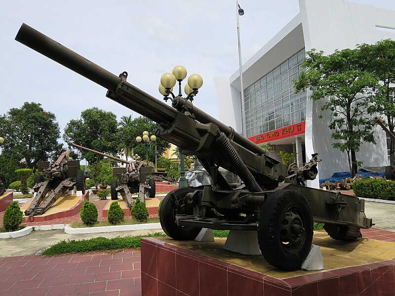 File:M102 at Zone 5 Military Museum, Danang.JPG