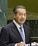 Mahathir Mohamad spricht vor der UN 2003.jpg