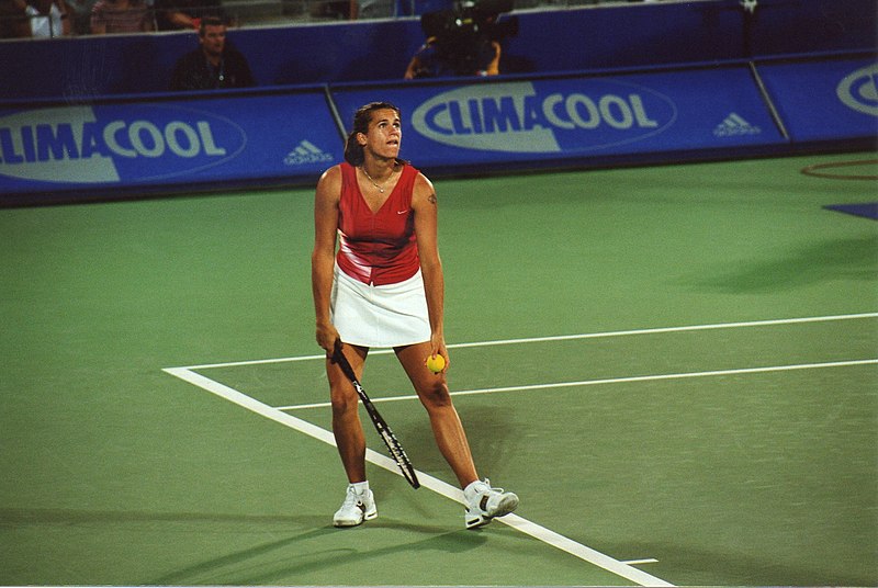 File:Mauresmo-SYD-1.jpg