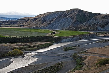 File:Medway_Bridge,_Awatere_Valley.jpg