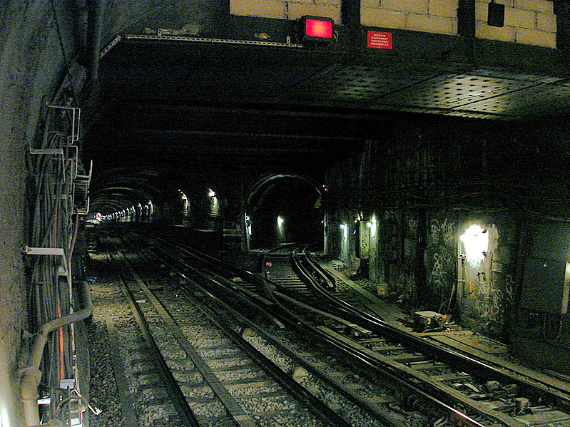 File:Metro de Paris - Ligne 3 - Opera - Raccordement ligne  -  Wikimedia Commons