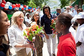Jill Biden et Michelle Obama avec la Première dame haïtienne Élisabeth Delatour Préval (2010).