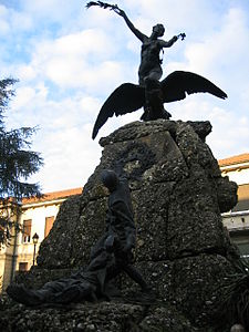 World War Memorial. Monumento ai Caduti, Via Vittorio Veneto 05.JPG