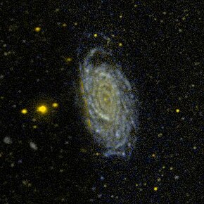 NGC 5985 GALEX WikiSky.jpg