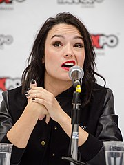 Category:Natasha Negovanlis at 2017 Fan Expo Canada - Wikimedia Commons