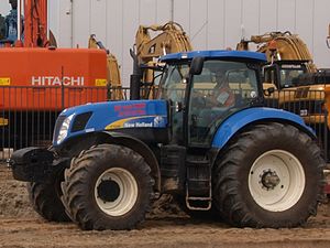 New Holland T7040