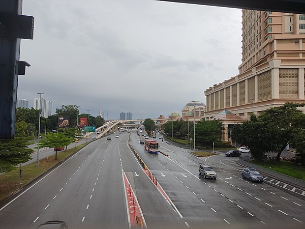 New Pantai Expressway Sunway section