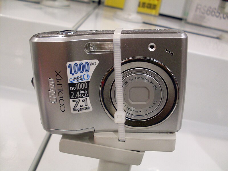 File:Nikon Coolpix L14.jpg