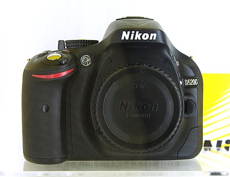 Nikon D5200 01.jpg