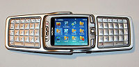Nokia E70 у раскладзеным выглядзе