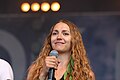 Moderatorin Lola Aichner auf dem Festival 2013 in