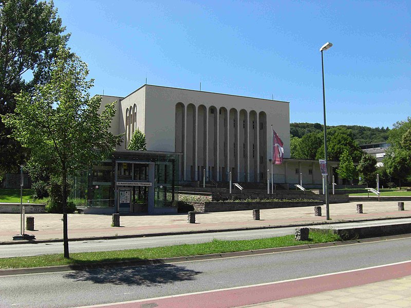 File:Oetker-Halle, Bielefeld - panoramio.jpg