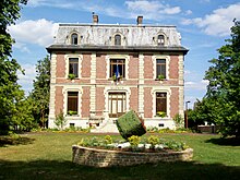 Othis (77), mairie.jpg