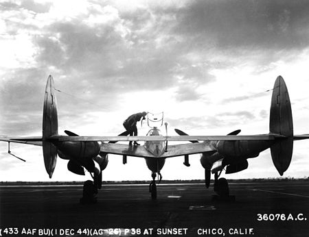 Tập_tin:P-38_Lightning_at_sunset.jpg
