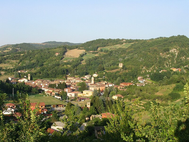 File:Panorama di Garbagna 2009.jpg