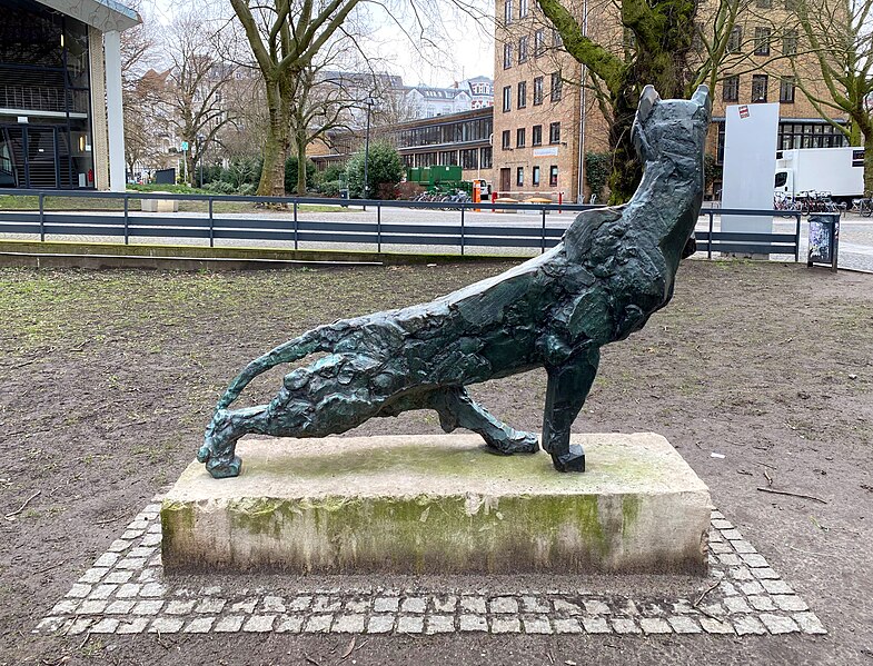 File:Panther von Hans Martin Ruwoldt in Hamburg-Rotherbaum (2).jpg