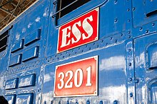 Lokomotif listrik seri ESS 3200 yang bernomor ESS 3201.