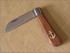 Փոքր չափի ծալովի դանակ