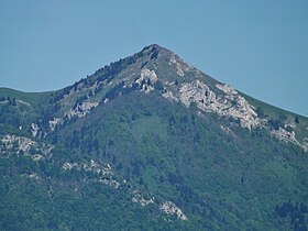 Die Spitze von Galoppaz von Chambéry aus gesehen.