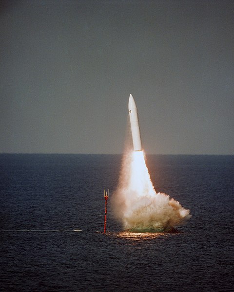 File:Polaris missile launch from HMS Revenge (S27) 1986.JPEG
