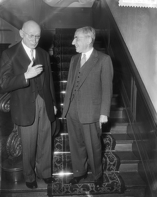 President of the European Parliament Robert Schuman and Prime Minister Jan de Quay at Ministry of General Affairs on 16 June 1959.