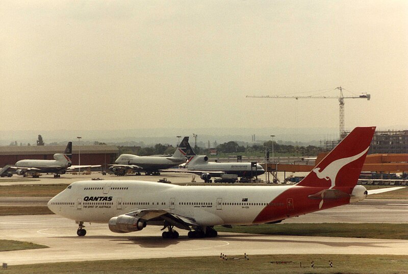 File:Qantas Boeing 747 VH-EBX (25254834883).jpg