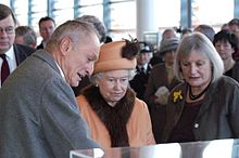 Queen Elizabeth II with Richard Rogers and Sue Essex.jpg