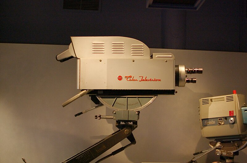 File:RCA Color Broadcast Camera TK-41C.jpg