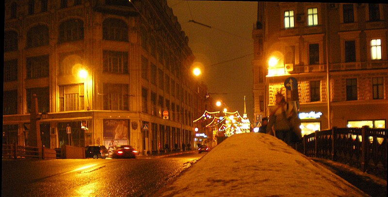 File:RedBridge&GorohovayaStreet - Night.jpg