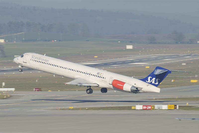File:Scandinavian Airlines MD-82; LN-RLE@ZRH;26.12.2011 632co (6581321641).jpg