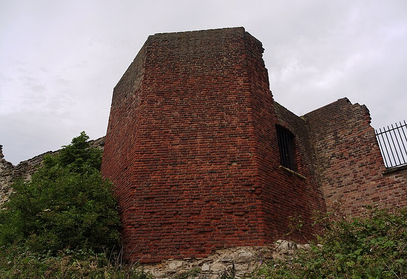 File:Scarborough MMB 37 Castle.jpg