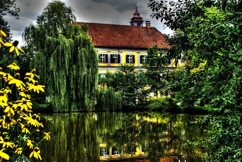 File:Schloss Premstätten, Steiermark, Österreich (8500503546).jpg