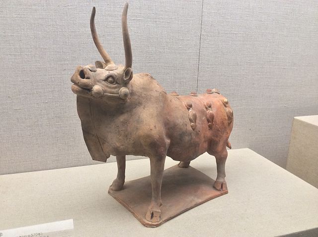Chinese terracotta bull (c. 570 AD) - Chinese Jiao Di