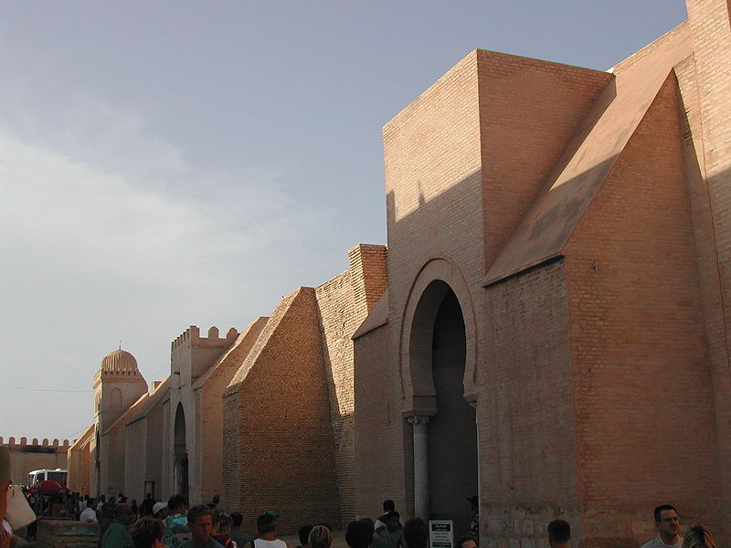 File:Side of the Great Mosque of Kairouan.JPG