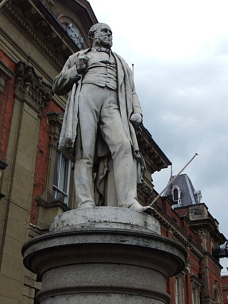 File:Sir Rowland Hill statue, Kidderminster - DSCF0926.JPG