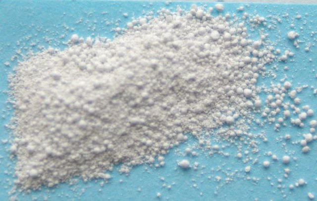 Tin dioxide, the raw ingredient in Tin-glazing.