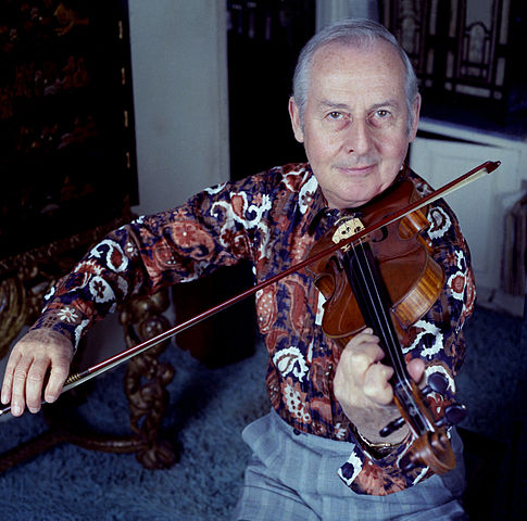 485px-Stephane_Grappelli_6_Allan_Warren.jpg