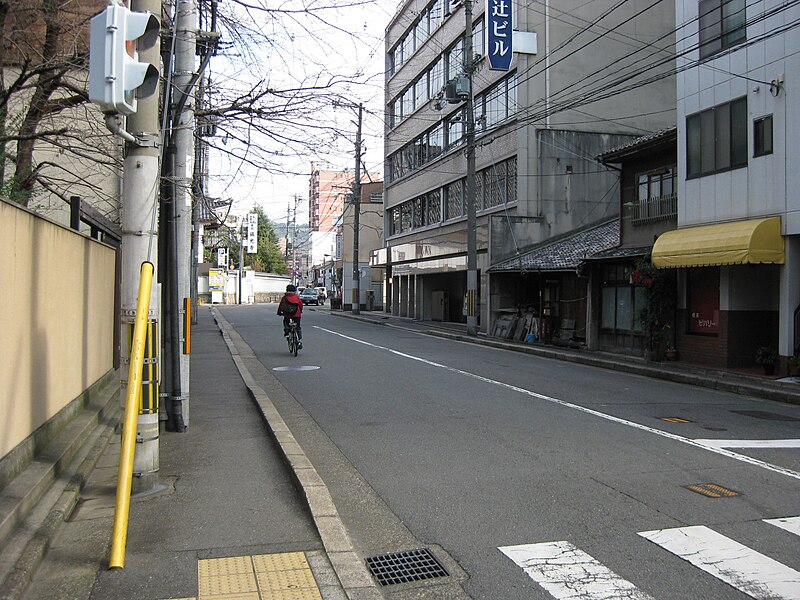 File:Takatsuji dori kyoto.JPG