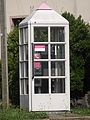 English: Telephone booth in Isserstedt, Thuringia, Germany