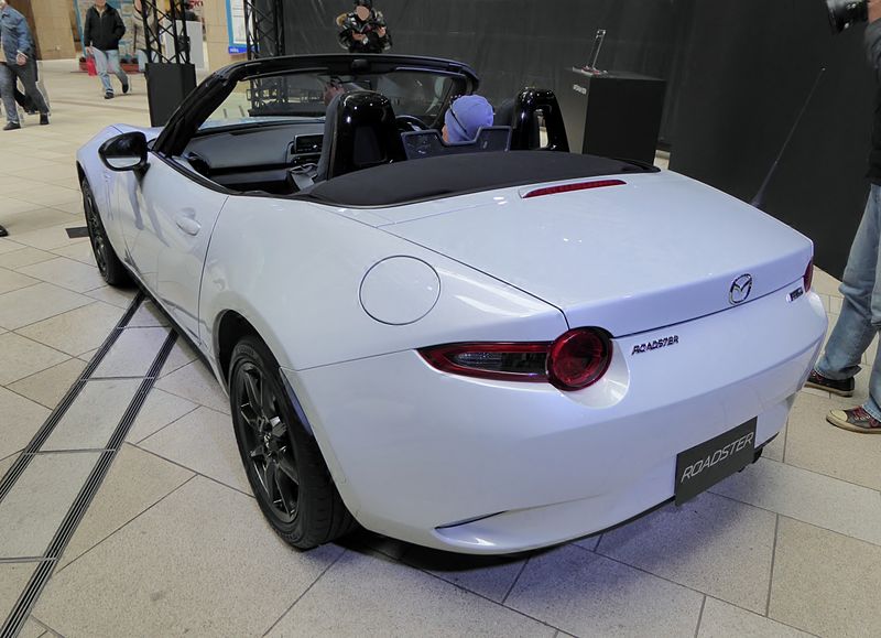 File:The rearview of Mazda ROADSTER S Spacial Package (ND) with manual transmission.JPG