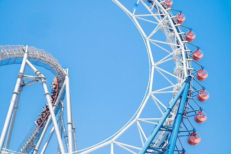 File:Tokyo Dome City Attractions (52481331864).jpg